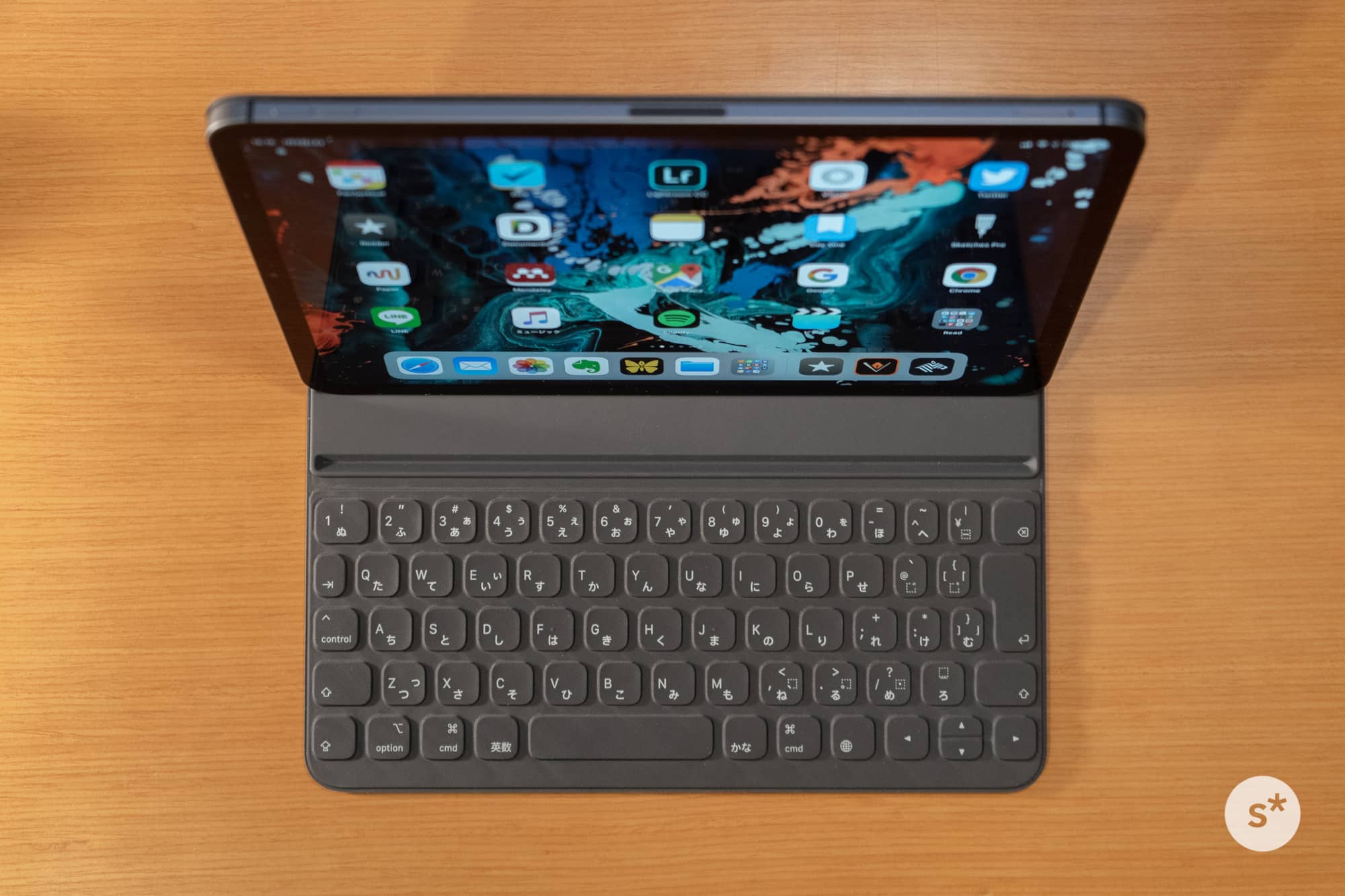 11インチiPad Pro用「Smart Keyboard Folio」1か月使用レビュー。旧モデルより安定感は抜群。 - starnote*