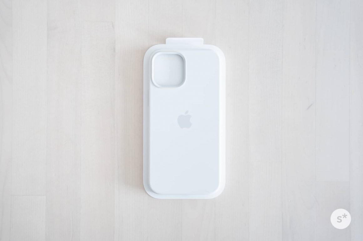 やっぱり純正は高品質。MagSafe対応iPhone 12 Pro Maxシリコーン