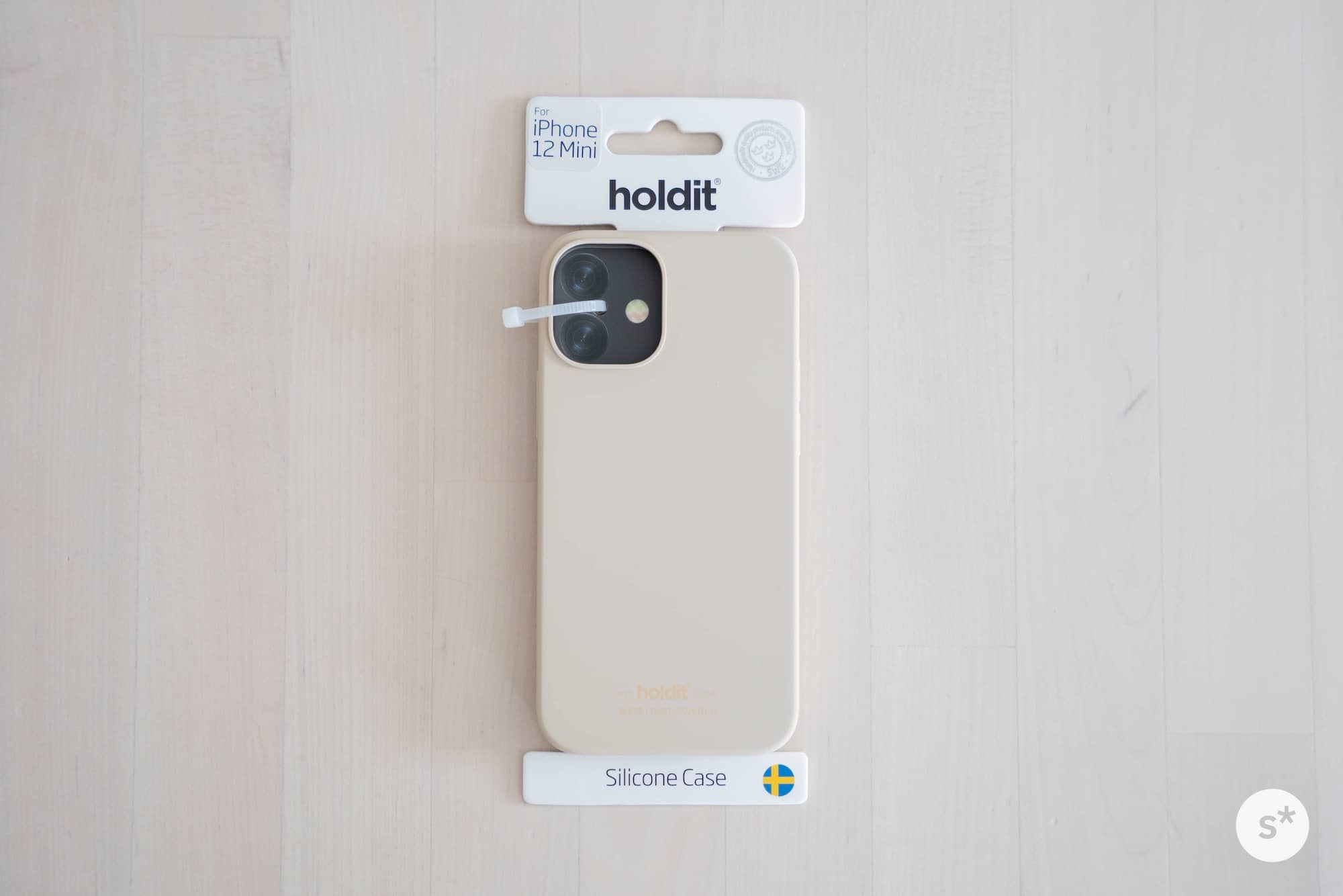安くて高品質なiPhoneケースなら、Holditのシリコンケースがおすすめ