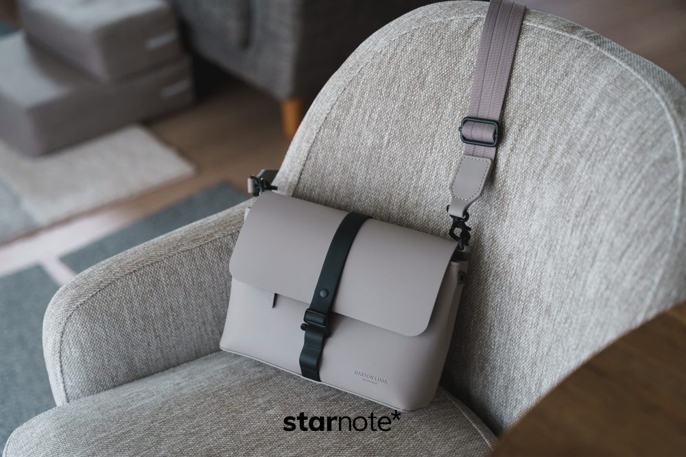 ガストンルーガ「Spläsh Crossbody Bag」のちょうどいい小ささと上質感が、日常にフィットする [PR]
